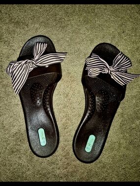 Brown Slide Sandals with Striped Bow Accent - Casual Women’s Slides